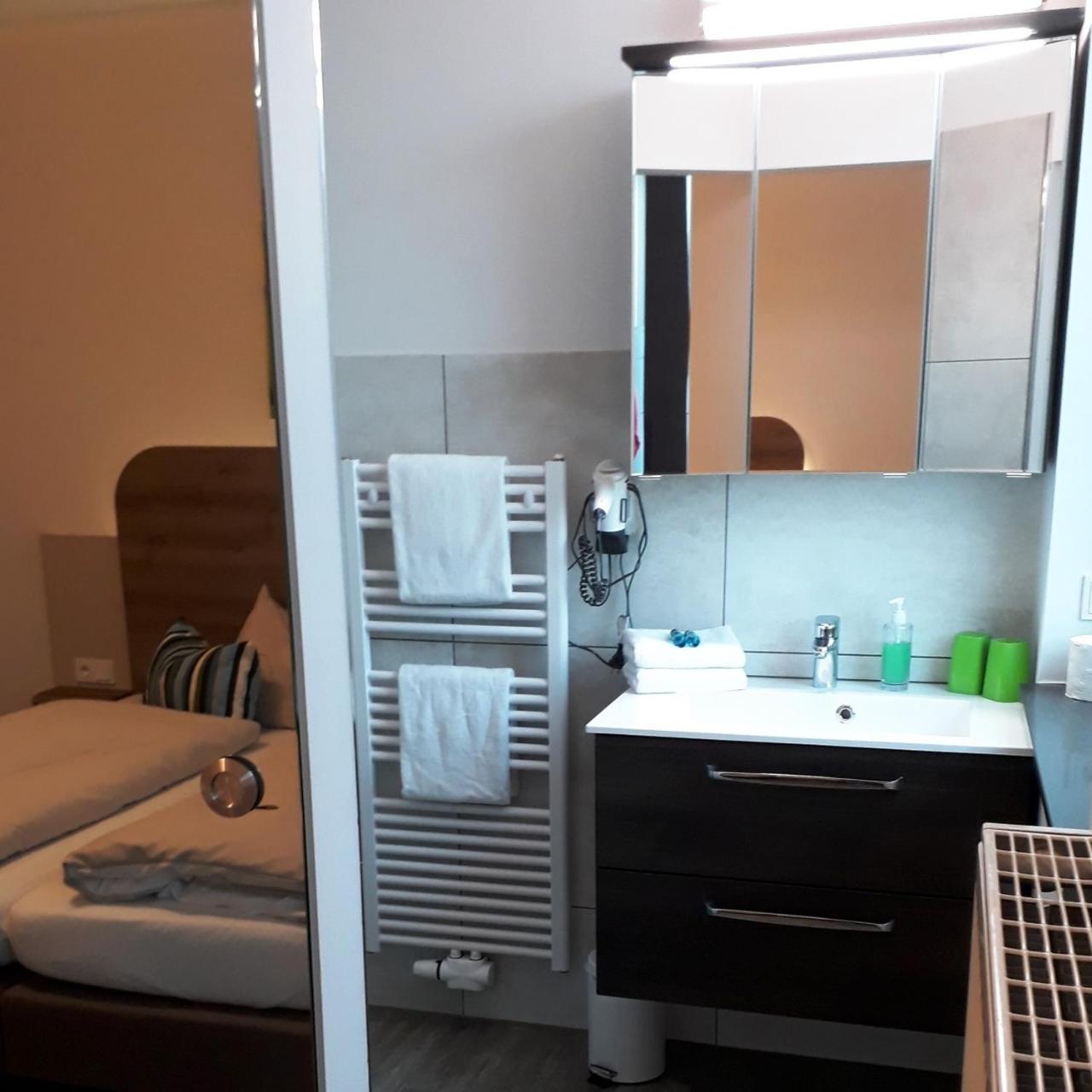 Hotel M24 - Alle Zimmer Mit Kuechenzeile เวคตา ภายนอก รูปภาพ